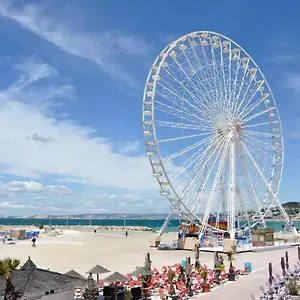 https://appartement-au-bor-de-mer.fr-provencehotel.com